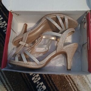 Dream Pairs Glittery Gold Heels